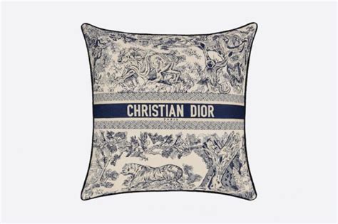 cuscini christian dior|christian dior haute 2021.